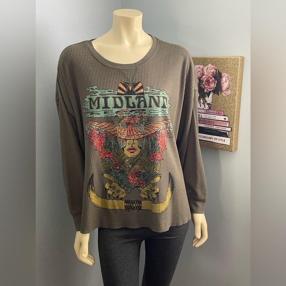 Torrid Midland Olive Graphic Thermal Top - Good, Used Condition